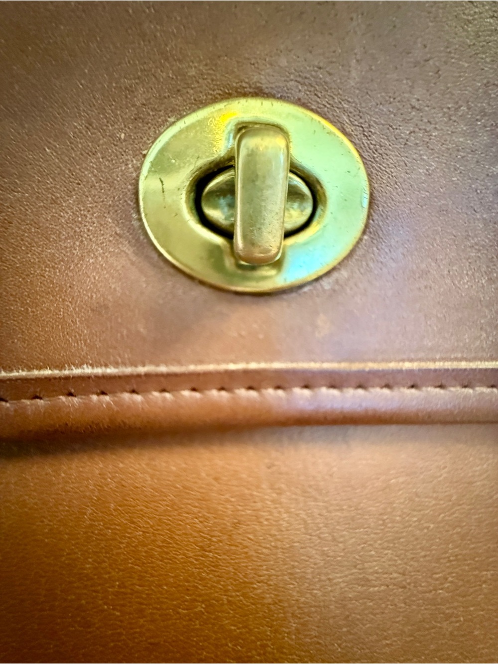 Vintage Coach Court bag in British Tan 9870 - Picture 15 of 16